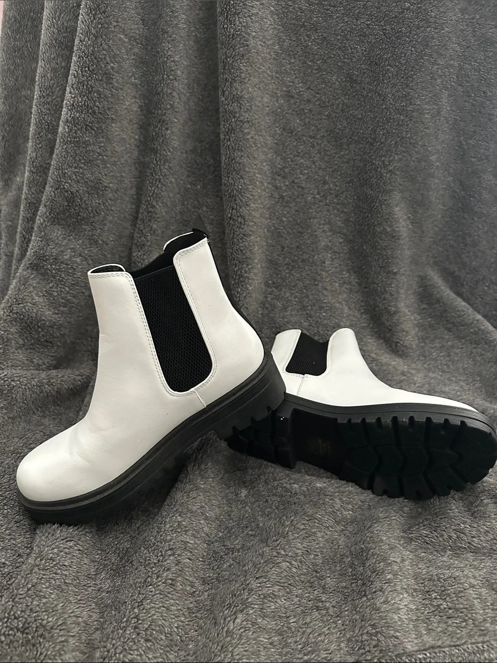 Soda White Chelsea Boots with Black Elastic Panels